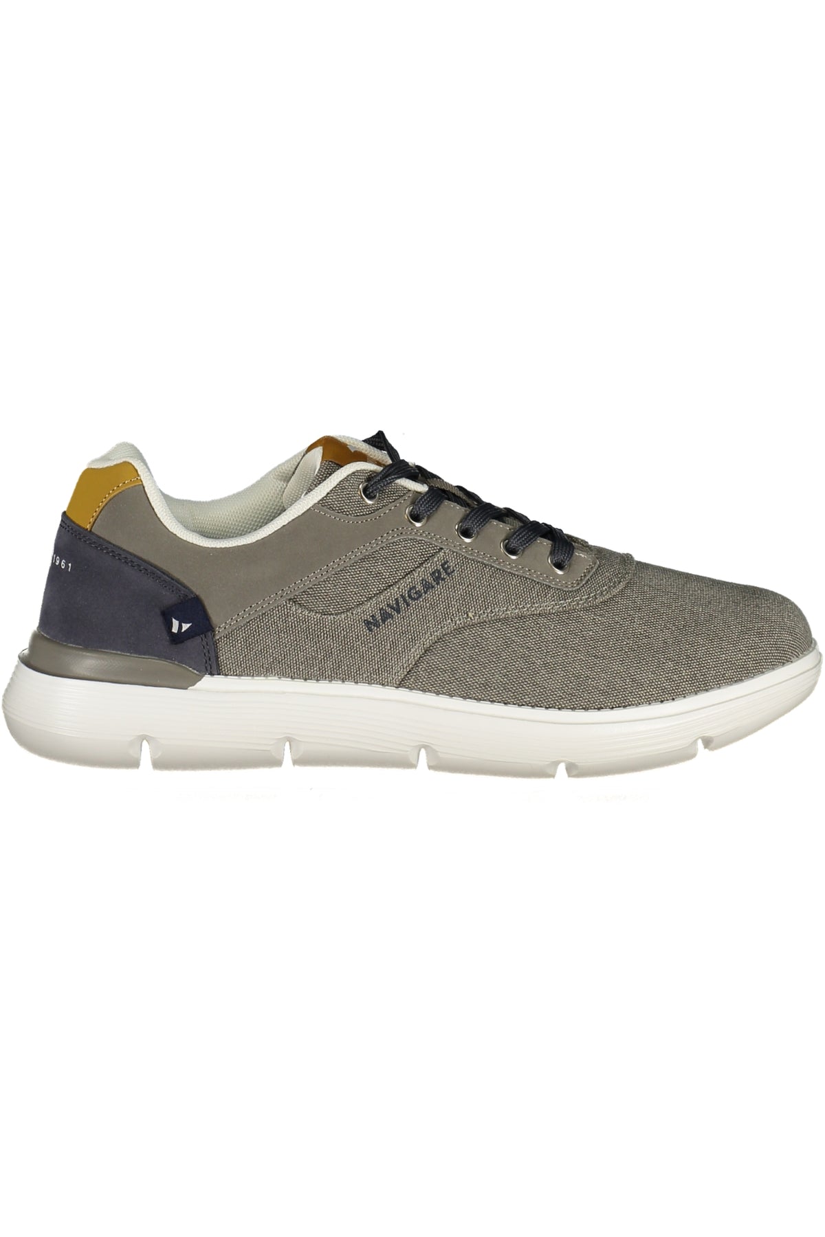 cdn.stockfirmati.com/catalog/43244/navigarecalzaturasportivauomogrigio_1.jpg