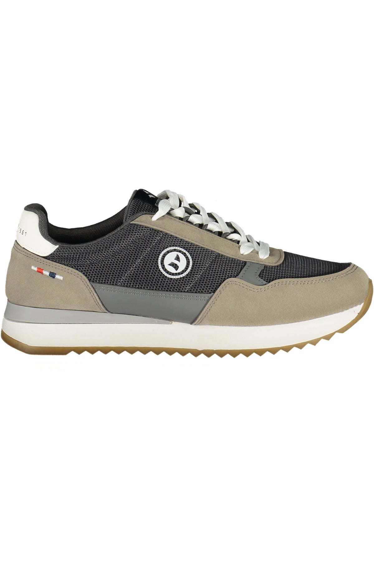 cdn.stockfirmati.com/catalog/43255/navigarecalzaturasportivauomogrigio_1.jpg
