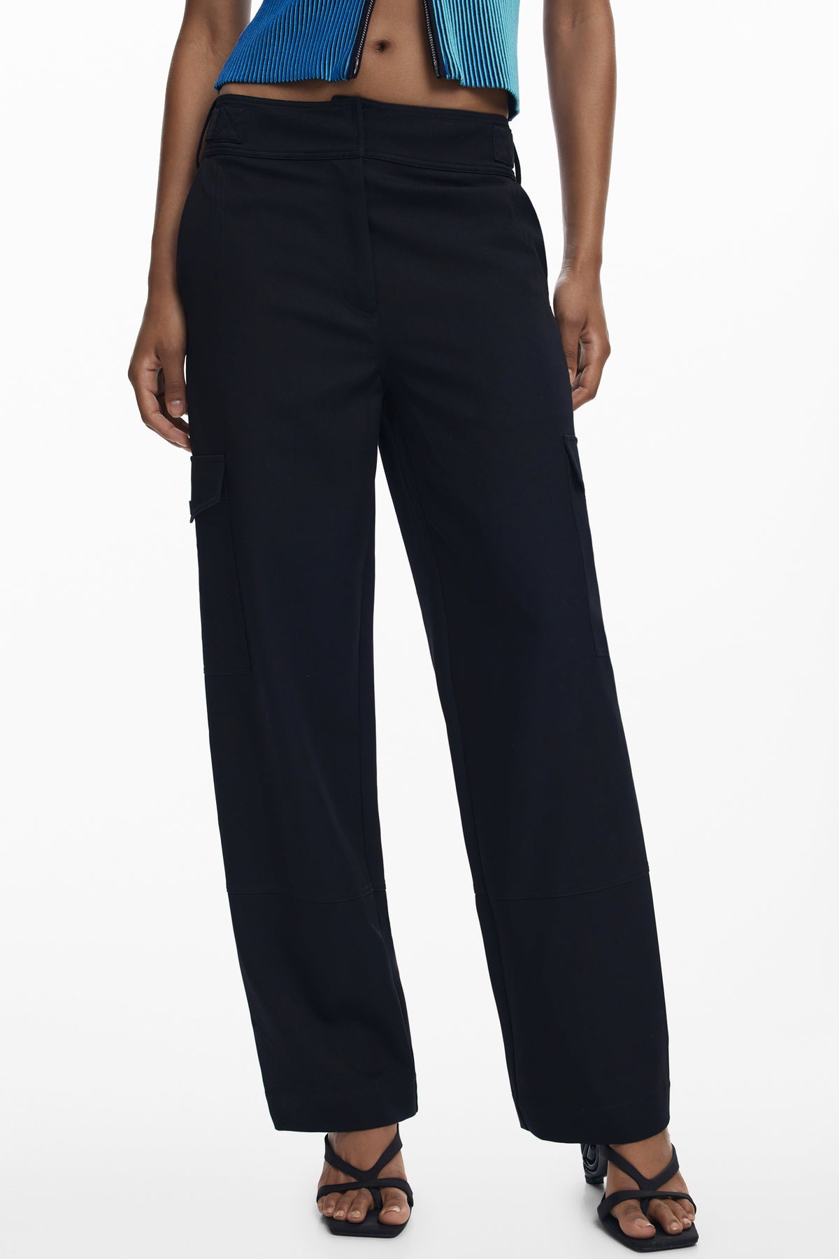 cdn.stockfirmati.com/catalog/39775/desigualpantalonedonnanero_1.jpg