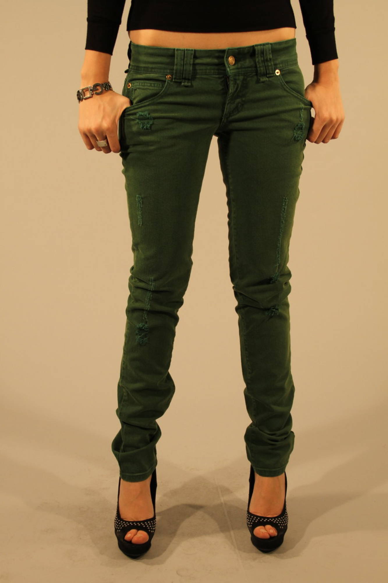 cdn.stockfirmati.com/catalog/2332/johngallianojeansdenimdonnaverde_1.jpg